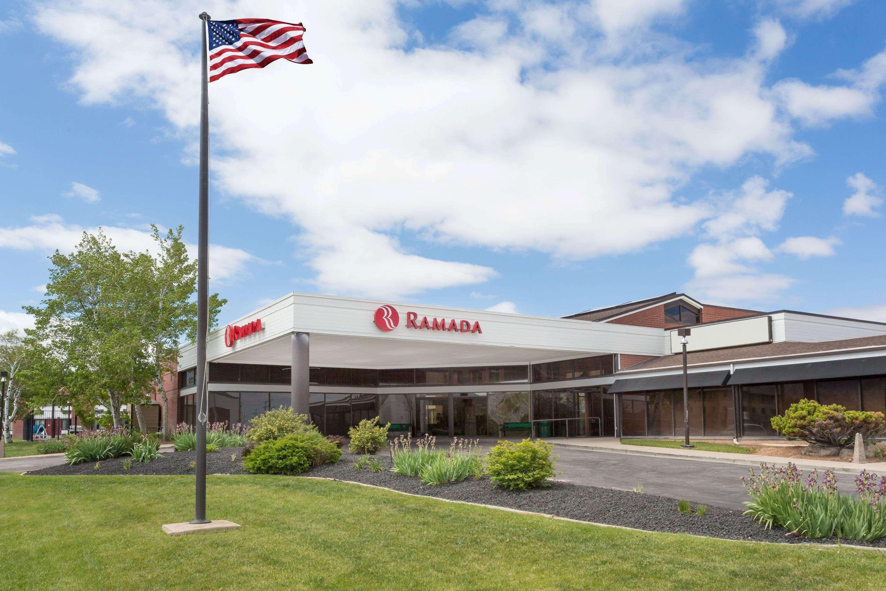 Ramada By Wyndham Cedar City Exterior photo