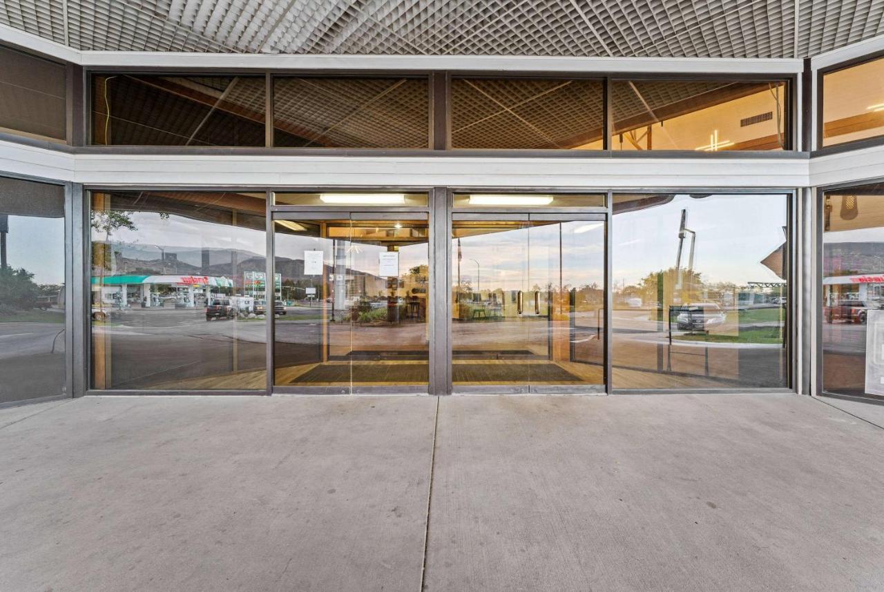 Ramada By Wyndham Cedar City Exterior photo