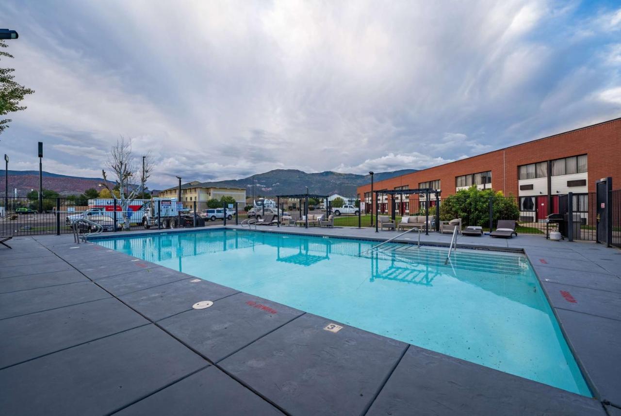 Ramada By Wyndham Cedar City Exterior photo